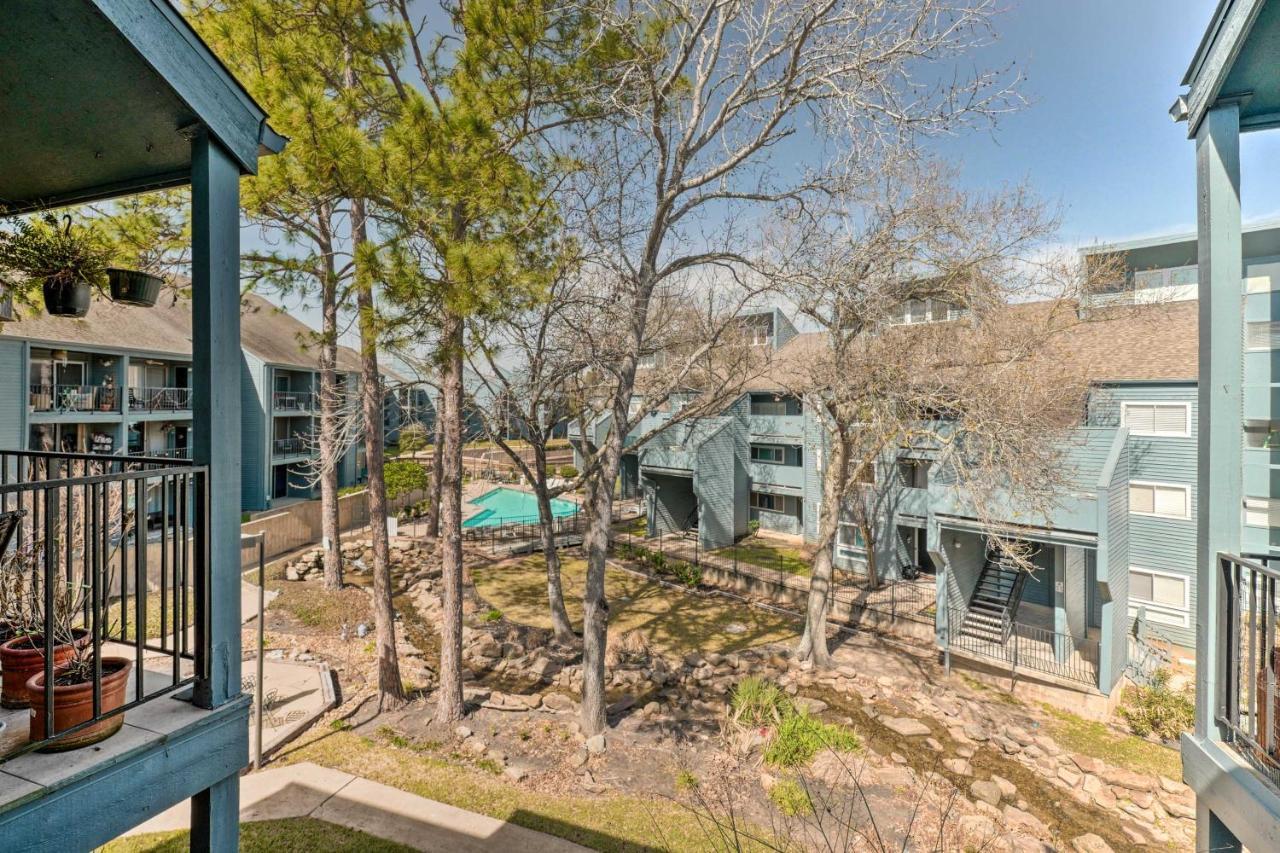 Idyllic Montgomery Condo With Pool And Lake View! Exterior photo