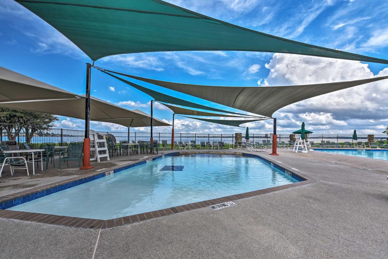 Idyllic Montgomery Condo With Pool And Lake View! Exterior photo