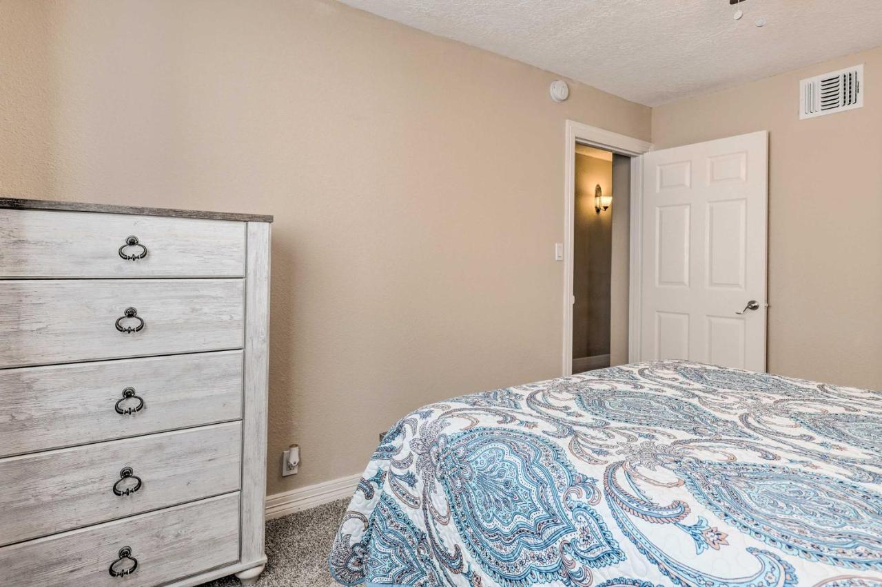 Idyllic Montgomery Condo With Pool And Lake View! Exterior photo