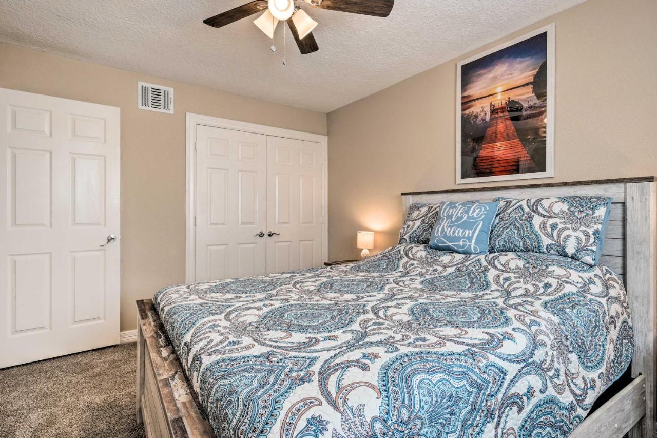 Idyllic Montgomery Condo With Pool And Lake View! Exterior photo