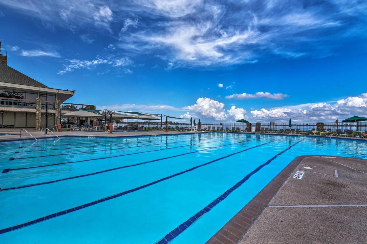 Idyllic Montgomery Condo With Pool And Lake View! Exterior photo